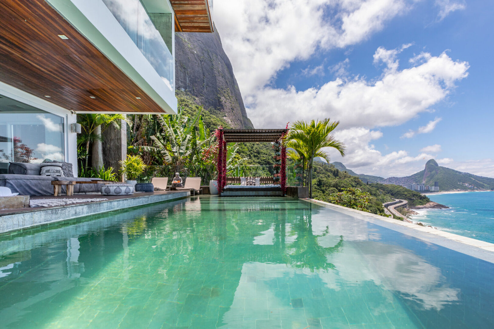 A Cliffside Villa Above the Atlantic